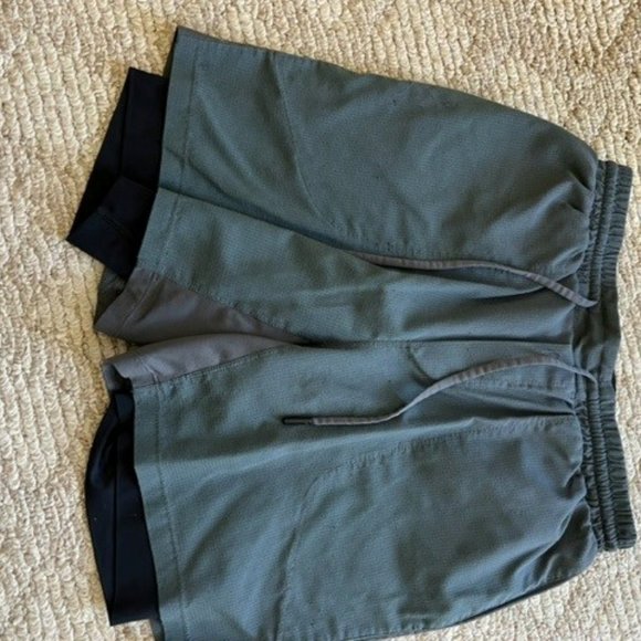 Lululemon Men's Fast and Free 5" Shorts - Picture 1 of 1